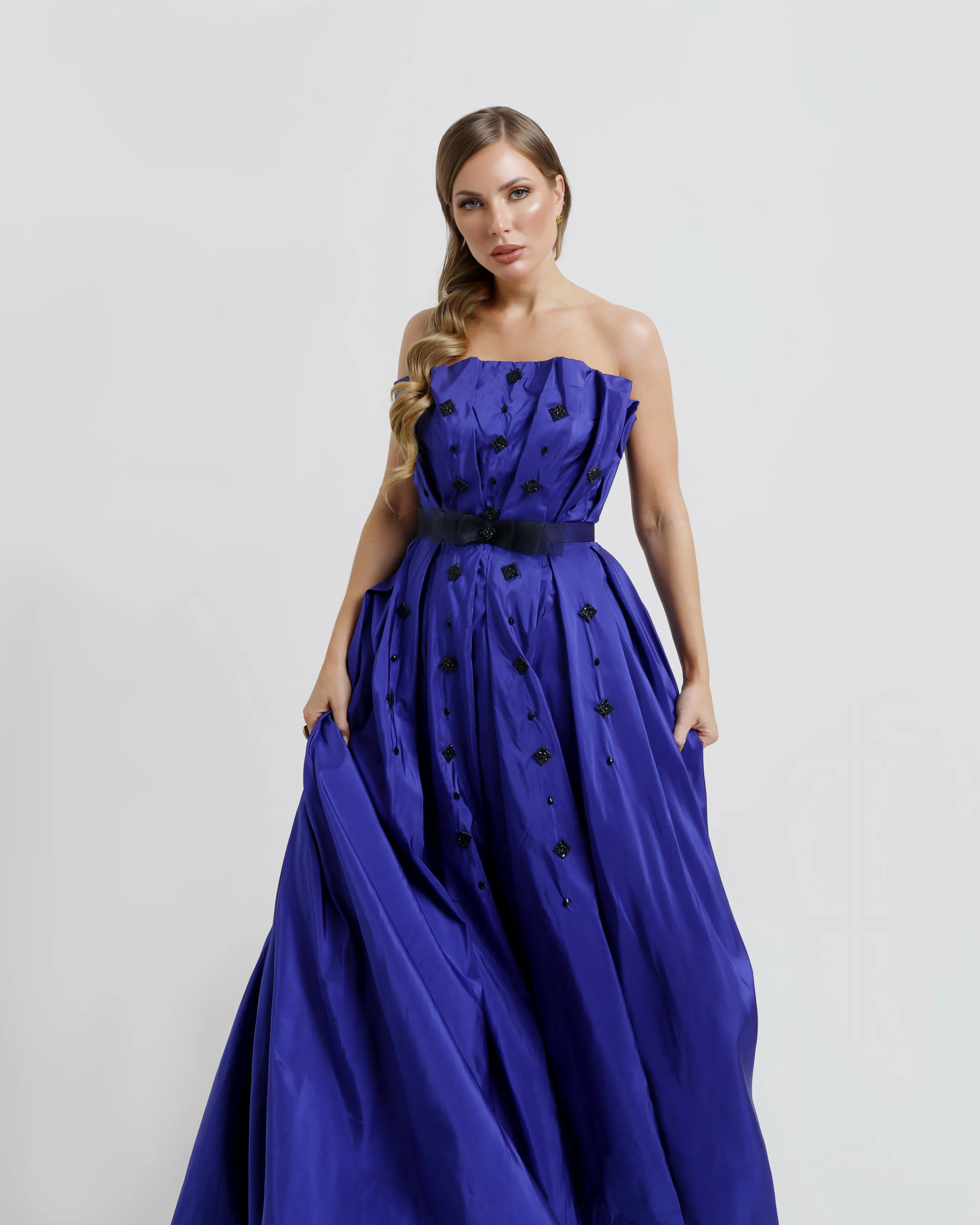 فستان سهرة عصري